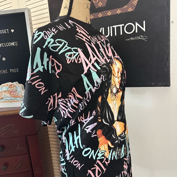 🆕Aaliyah T-Shirt - Picture 10 of 12